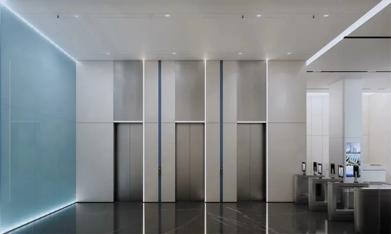 3656258786.jpg