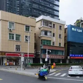 深圳市水尾工业区 物业招商 租赁中心 龙华区创意园办公室出租
