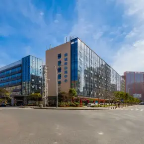 深圳市城市山海中心 物业招商 租赁中心 龙岗区写字楼出租