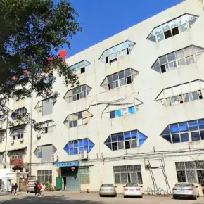 深圳市麒裕工业城 物业招商 租赁中心 宝安区厂房仓库出租