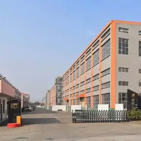 深圳市震雄工业园 物业招商 租赁中心 坪山区厂房仓库出租