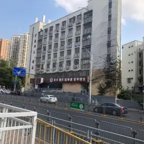 【资产租赁】深圳罗湖中波转播台业务办公旧楼招租！地段优越，离地铁仅330米