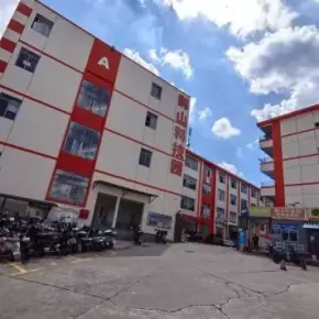 深圳市鹊山科技园 物业招商 租赁中心 龙华区创意园办公室出租