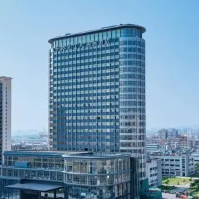 深圳市蚝三商务大厦 物业招商 租赁中心 宝安区写字楼办公室出租