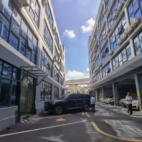 深圳市元芬工业区 物业招商 租赁中心 龙华区创意园办公室出租