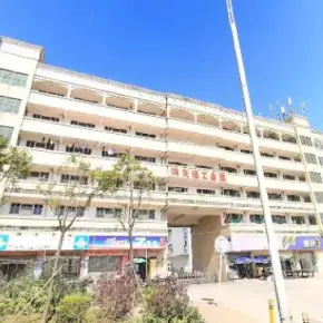 深圳市鸿天福工业园 物业招商 租赁中心 龙华区厂房仓库出租