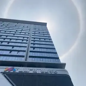 深圳市融湖广场创新中心 物业招商 租赁中心 龙岗区创意园办公室出租