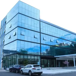 深圳市盛滔前海产业园 物业招商 租赁中心 宝安区创意园办公室出租