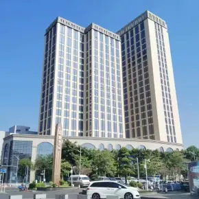 深圳市龙泉信息科技园 物业招商 租赁中心 龙华区写字楼出租