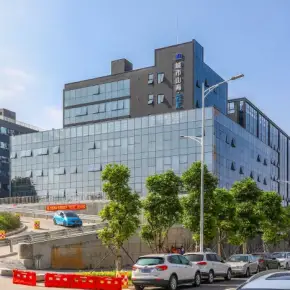 深圳市城市山海云汇 物业招商 租赁中心 龙岗区写字楼出租