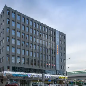 深圳龙海商务中心 物业招商 租赁中心 龙华区创意园写字楼出租